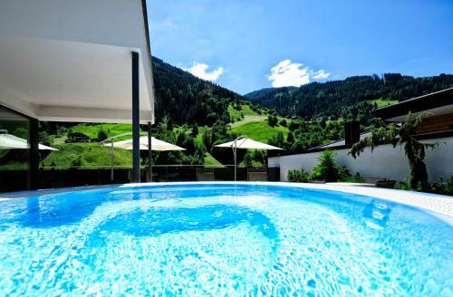Hotel Holiday