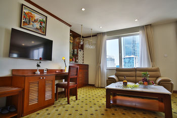 Sunny Hotel 1