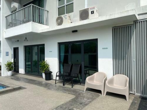Anjung Serene + Private Pool (10 Pax) @ Semenyih