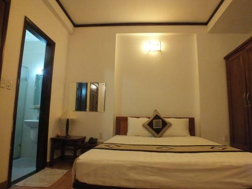 Hotel Legenda Tay Ho
