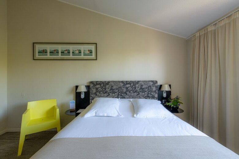 Saint Nicolas Hotel(.)