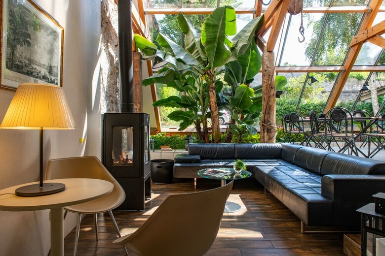 Saint Nicolas Hotel(.)