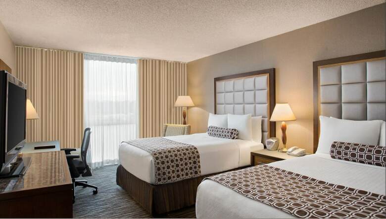 Hotel Crowne Plaza International Airport