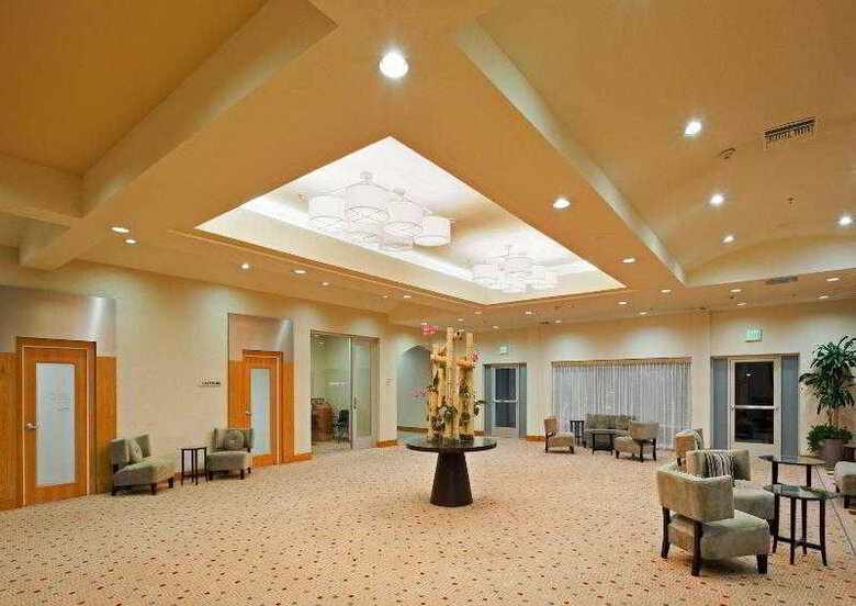 Hotel Crowne Plaza International Airport