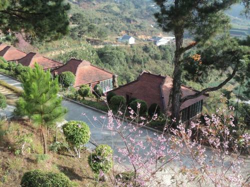 Hotel Osaka Village Dalat