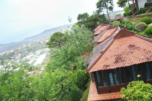 Hotel Osaka Village Dalat