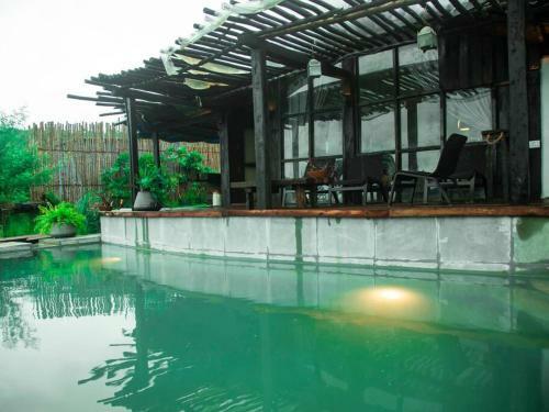 Cliff Cabin With Lake View At Karjat