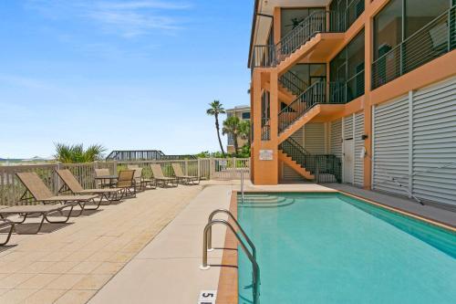 Bradenton Beach Club #13