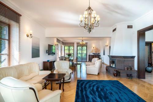 Villa Lakeland Residence