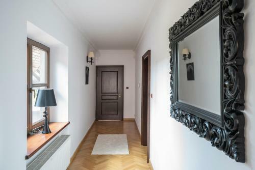 Villa Lakeland Residence