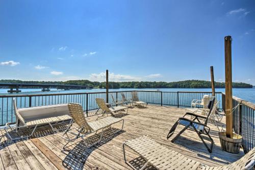 Gainesville Lakefront Retreat With Private Dock