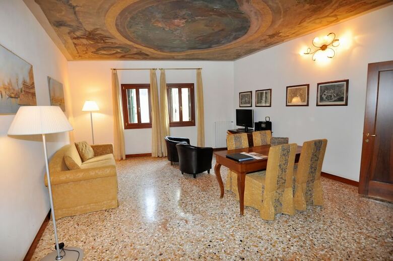 Casa Dei Pittori Venice Apartments