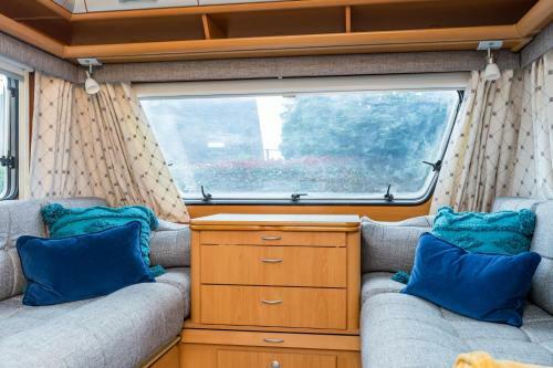 Cosy Caravan On Luxury Campsite