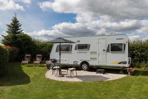 Cosy Caravan On Luxury Campsite