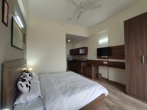 Urban Suites - Studio Apartment In Greater Noida