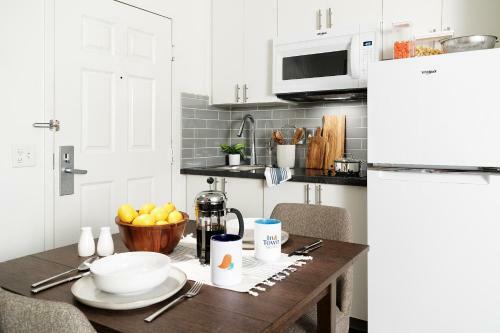Hotel Intown Suites Extended Stay Indianapolis In - Post Drive