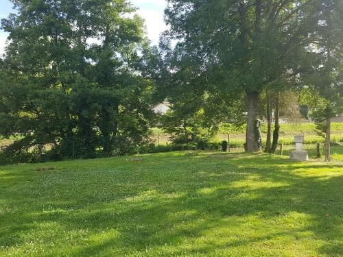Camping Les Roulottes Du Bazois