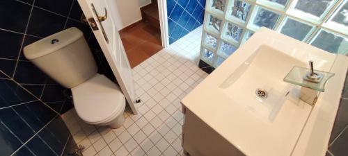 332 House In Llan��