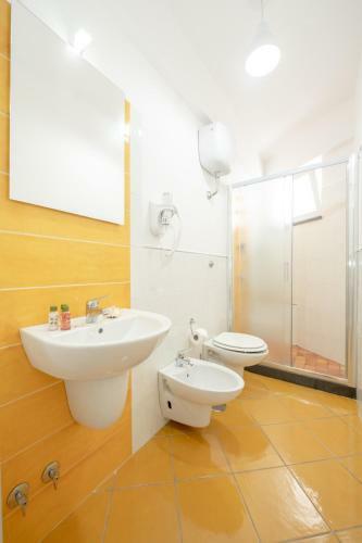 Hostal Postino Rooms