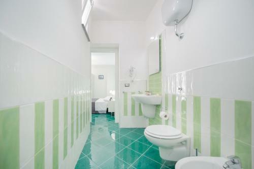 Hostal Postino Rooms