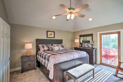 Waterfront Mound Retreat With Boat Dock Access!