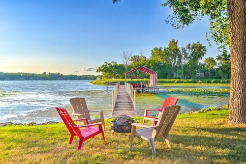 Waterfront Mound Retreat With Boat Dock Access!