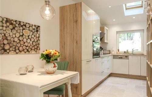 Nice Home In Nideggen With Wifi And 3 Bedrooms