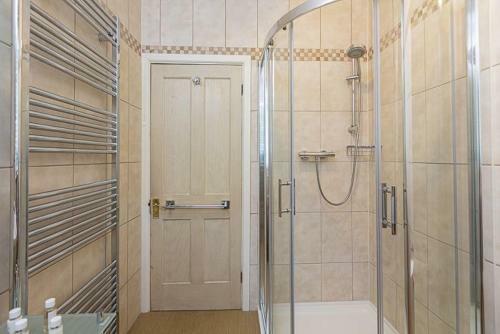 4 Bed - Beach Cottage