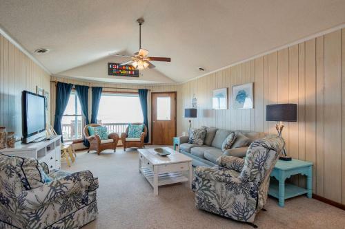 Afternoon Delight By Oak Island Accommodations