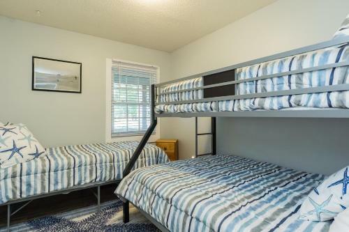Beach Happy By Oak Island Accommodations