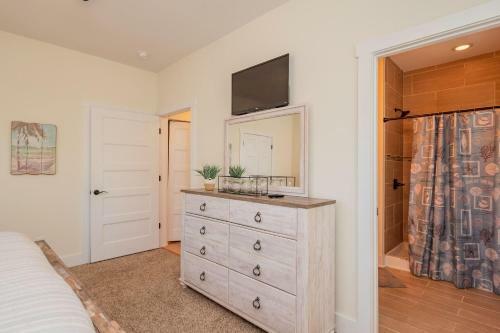 Shore 2 Relax By Oak Island Accommodations