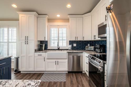 Long Call By Oak Island Accommodations