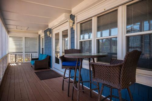 See The Sea By Oak Island Accommodations