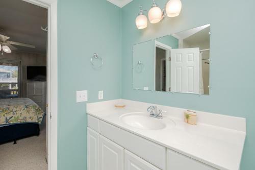 See The Sea By Oak Island Accommodations