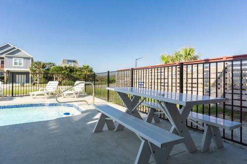 The Treasure Chest By Oak Island Accommodations