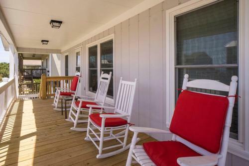 Shorebird By Oak Island Accommodations
