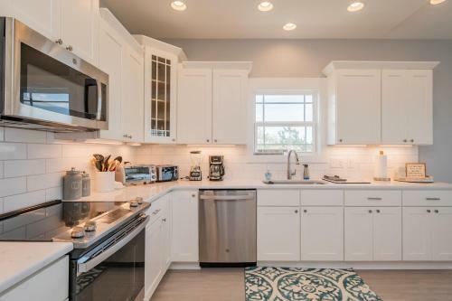 Sweet Sunshine By Oak Island Accommodations