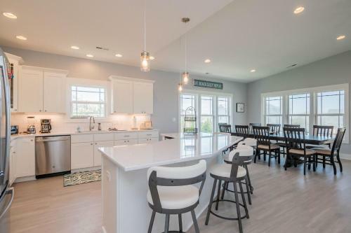 Sweet Sunshine By Oak Island Accommodations