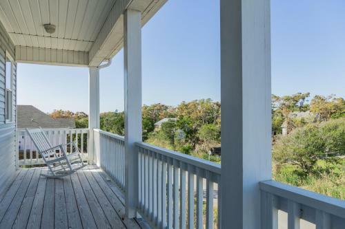 Kiki Hut By Oak Island Accommodations