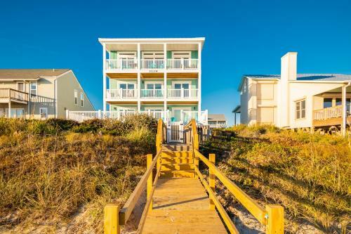 The Sandcastle By Oak Island Accommodations