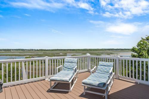 Kings Lynn Inn By Oak Island Accommodations
