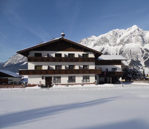 Hostal Pension Tilly