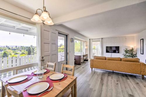 Scenic Bremerton Getaway With Spacious Deck!