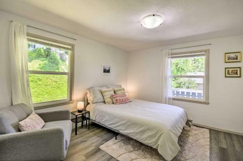 Scenic Bremerton Getaway With Spacious Deck!