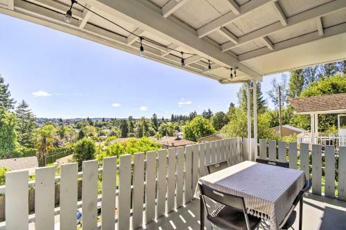 Scenic Bremerton Getaway With Spacious Deck!