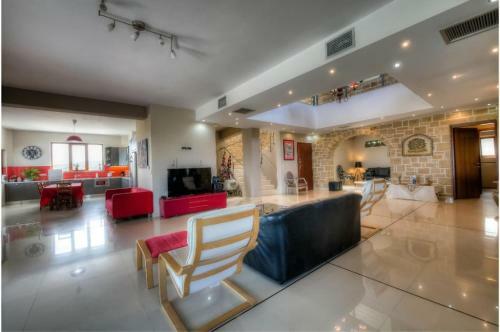 Amazing Villa Arios