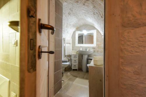 Villa Trulli Con Piscina Idromassaggio,riscaldata E Campo Da Calcetto