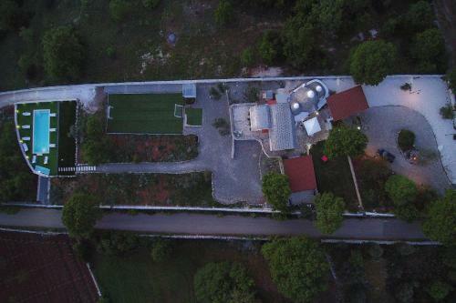 Villa Trulli Con Piscina Idromassaggio,riscaldata E Campo Da Calcetto