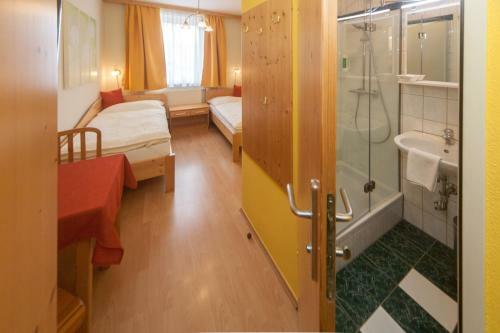 Hostal Pension & Reitstall Inghofer