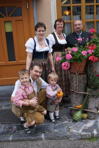 Hostal Gasthof Zur Kirche